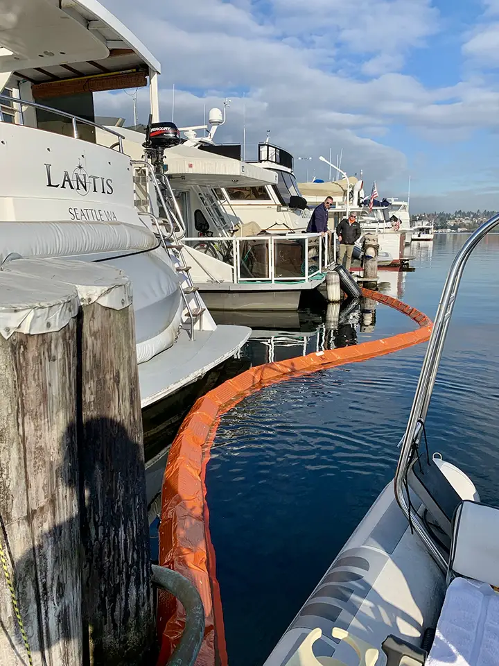 Harbo Boom protecting boats